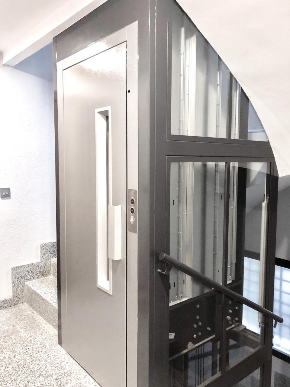 Plaza 5 Carabanchel Apartment Madrid Bagian luar foto